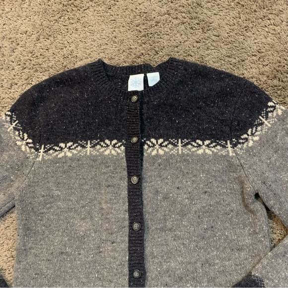 Snowflake Lambs Wool Button Down Sweater Small - Picture 2 of 6